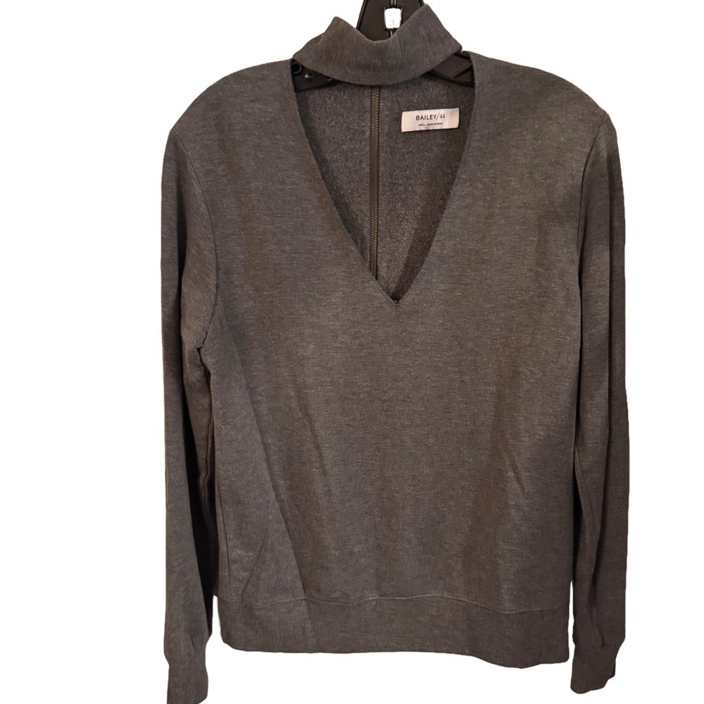 Bailey/44 women’s Deep V choker style Sweater gray size small